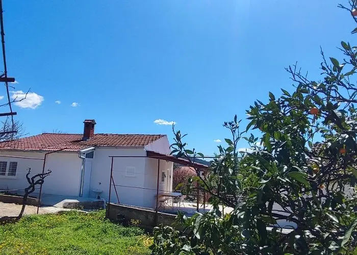 Vikendica House 